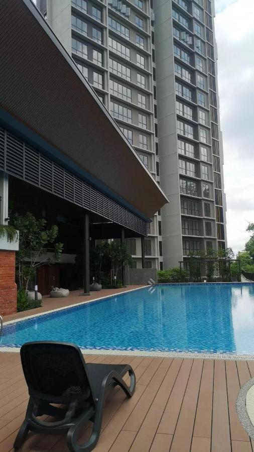 Stayje Putrajaya, 5 Minutes To Ioi City Mall, Wifi , Netflix, Free Parking المظهر الخارجي الصورة