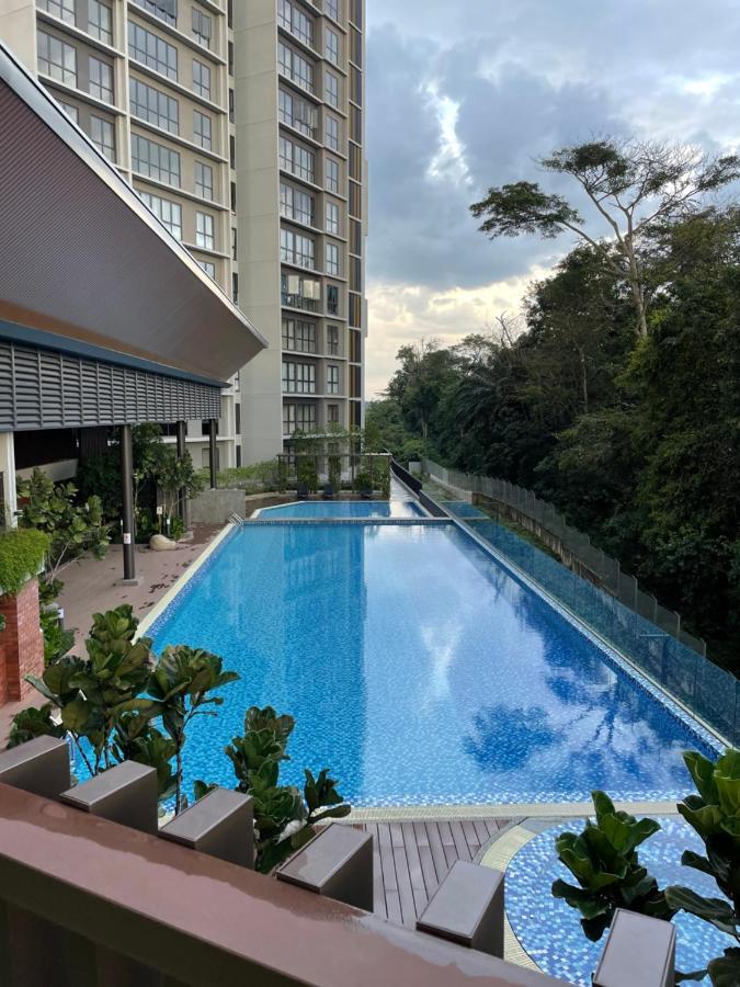 Stayje Putrajaya, 5 Minutes To Ioi City Mall, Wifi , Netflix, Free Parking المظهر الخارجي الصورة